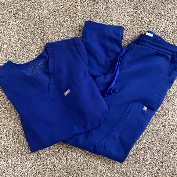Figs scrubs